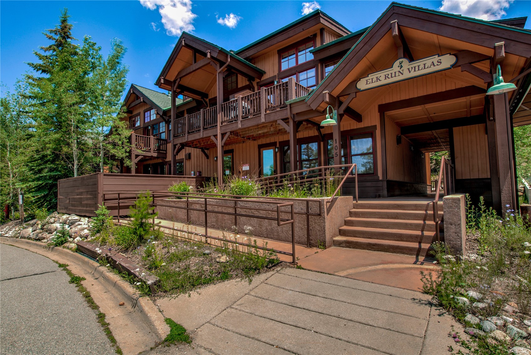 105 River Course DRIVE 9574