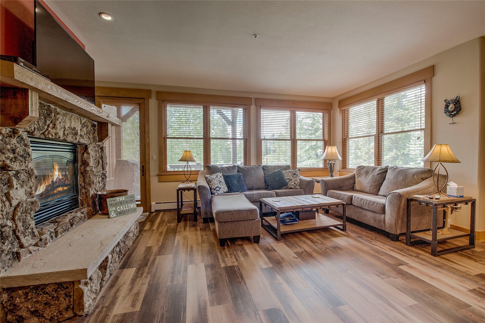 105 River Course DRIVE 9574