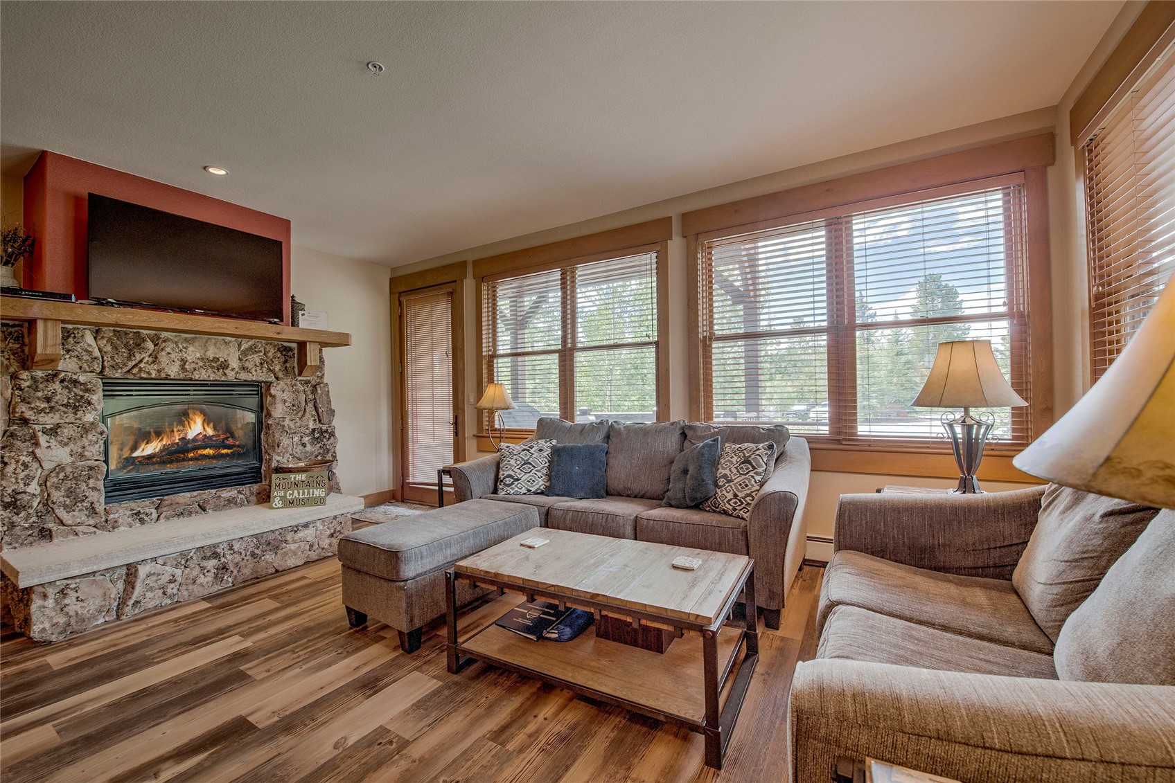 105 River Course DRIVE 9574
