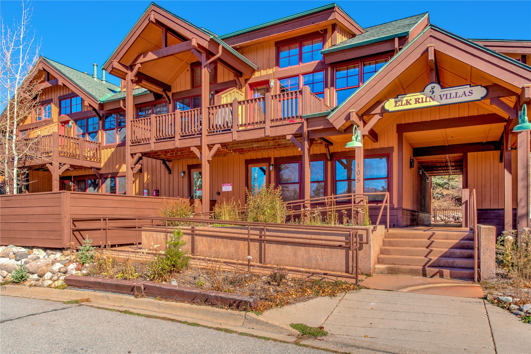 105 River Course DRIVE 9574
