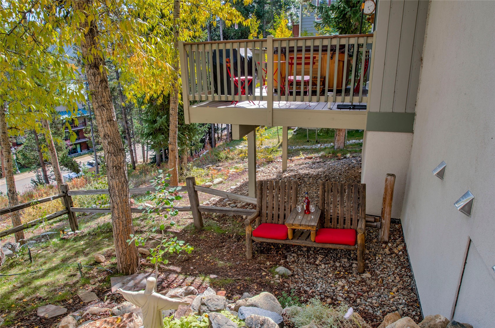 330 Kings Crown ROAD 10