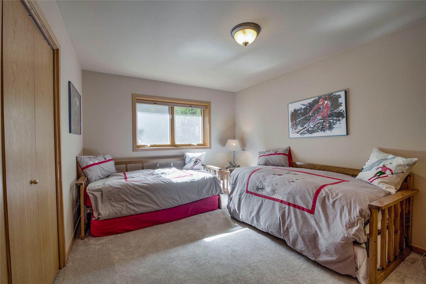 330 Kings Crown ROAD 10