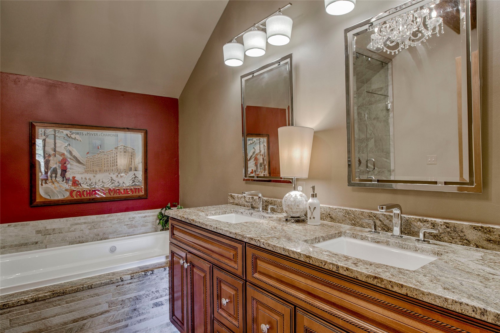 330 Kings Crown ROAD 10