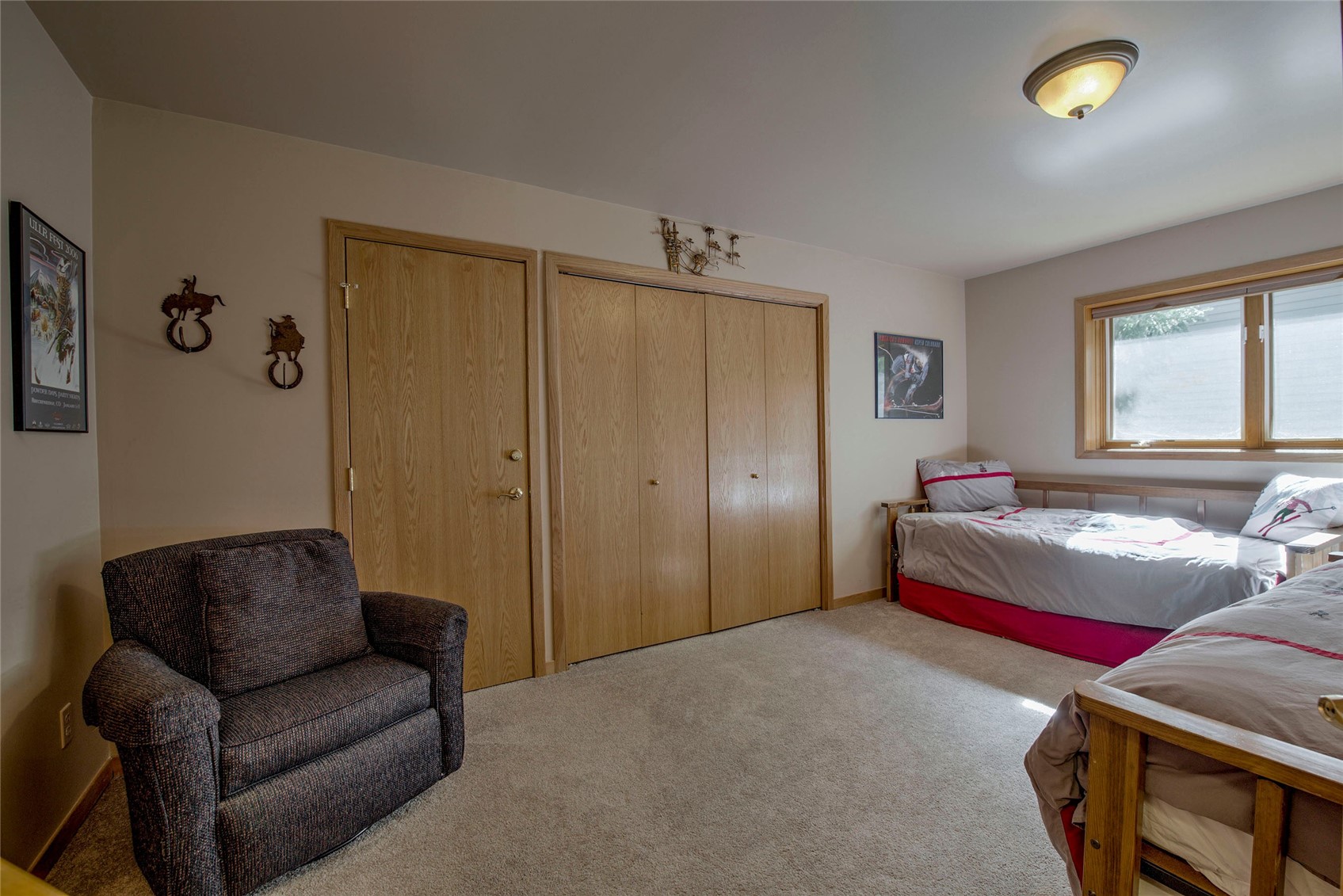 330 Kings Crown ROAD 10