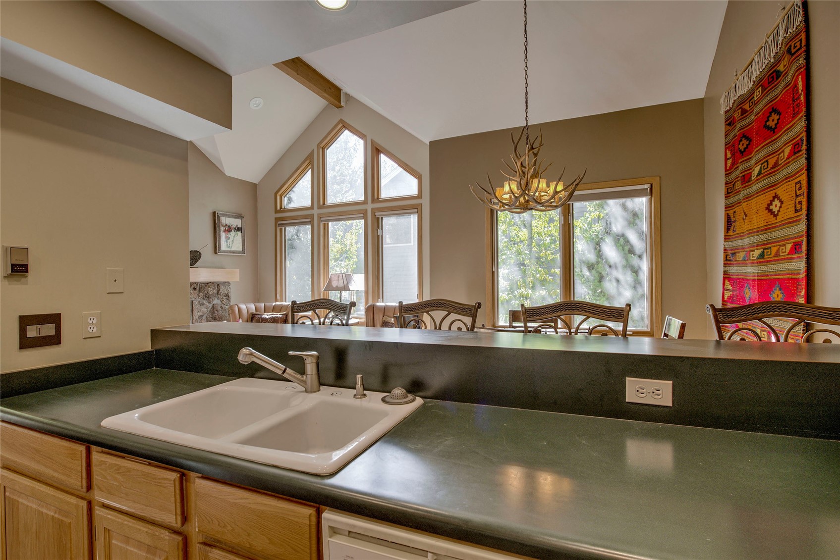 330 Kings Crown ROAD 10