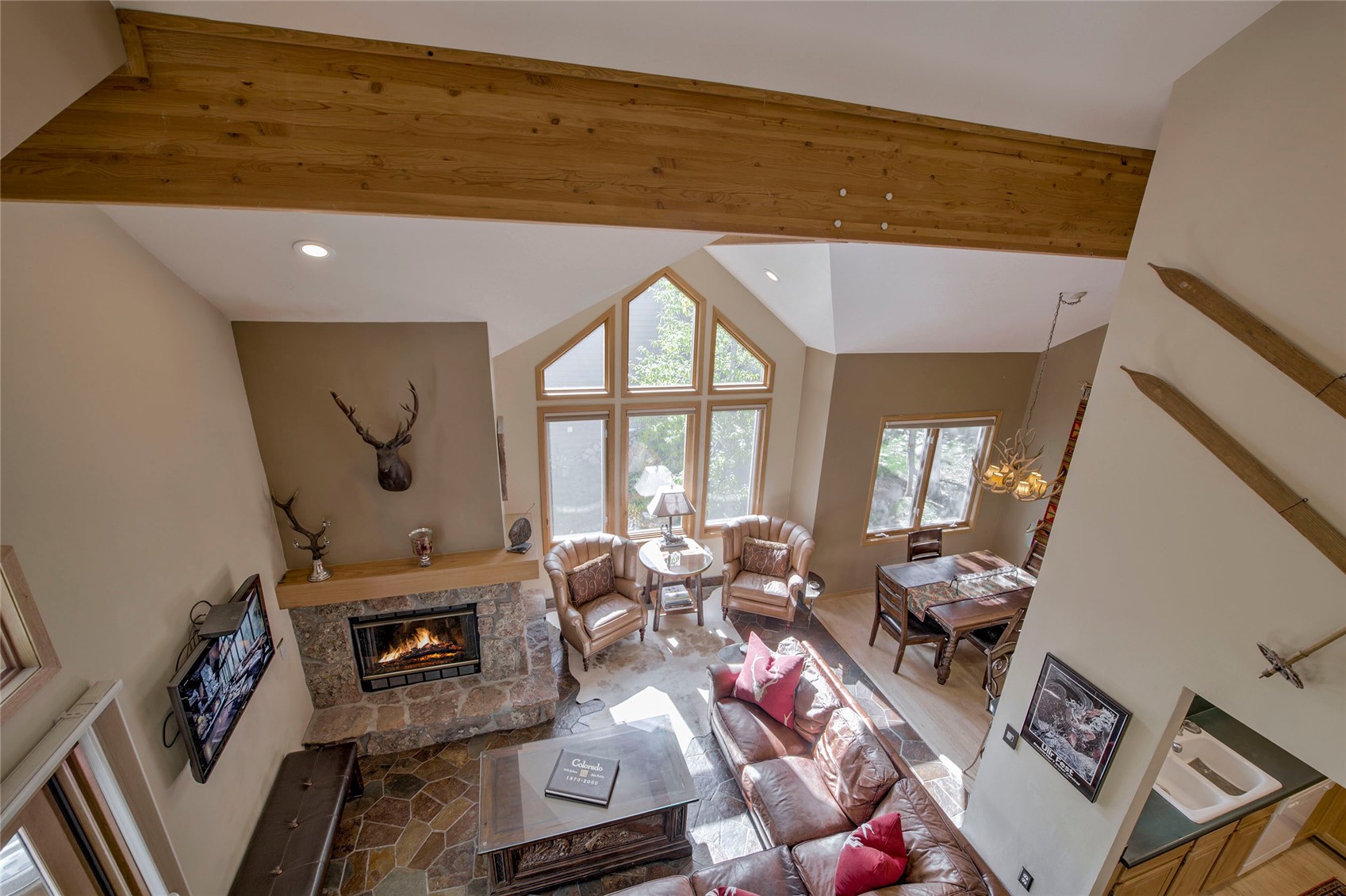 330 Kings Crown ROAD 10