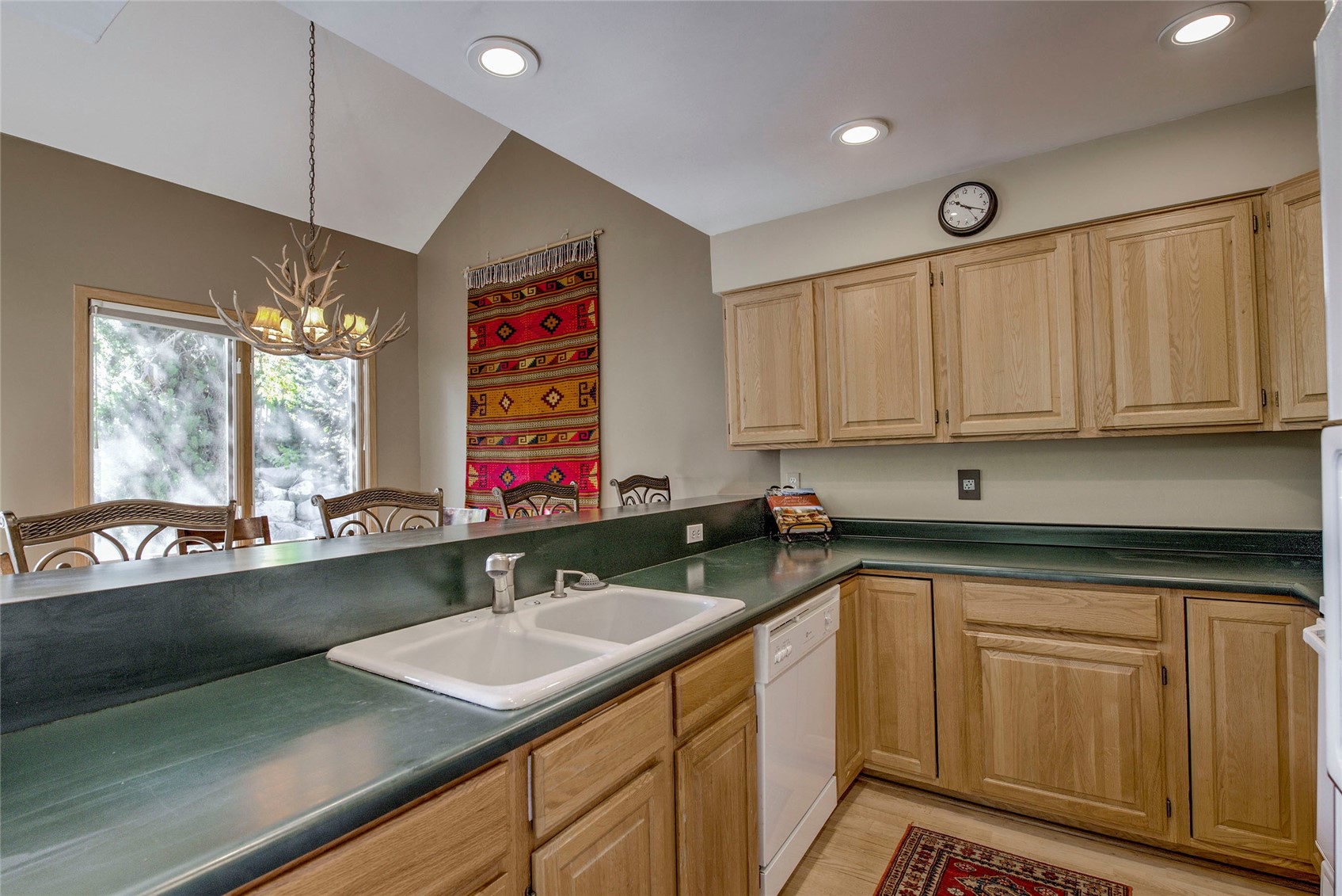 330 Kings Crown ROAD 10