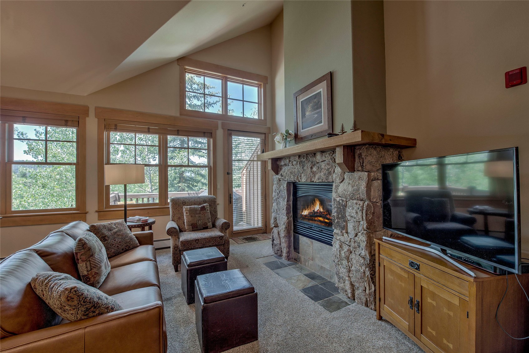 105 River Course DRIVE 9577