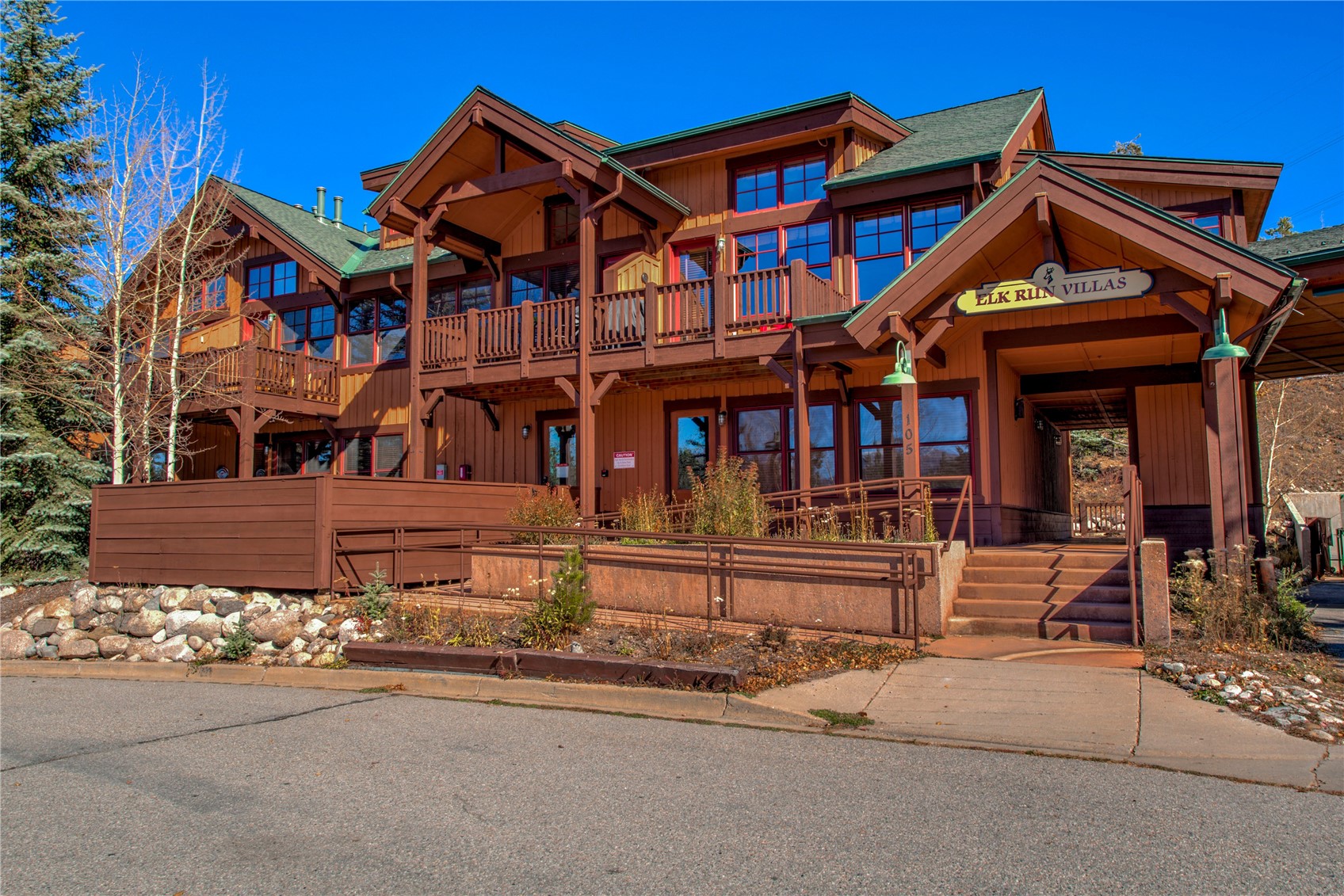 105 River Course DRIVE 9577
