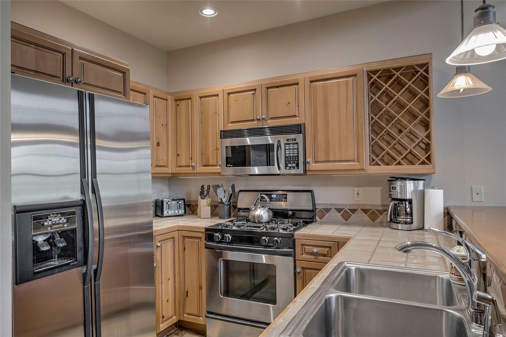105 River Course DRIVE 9577