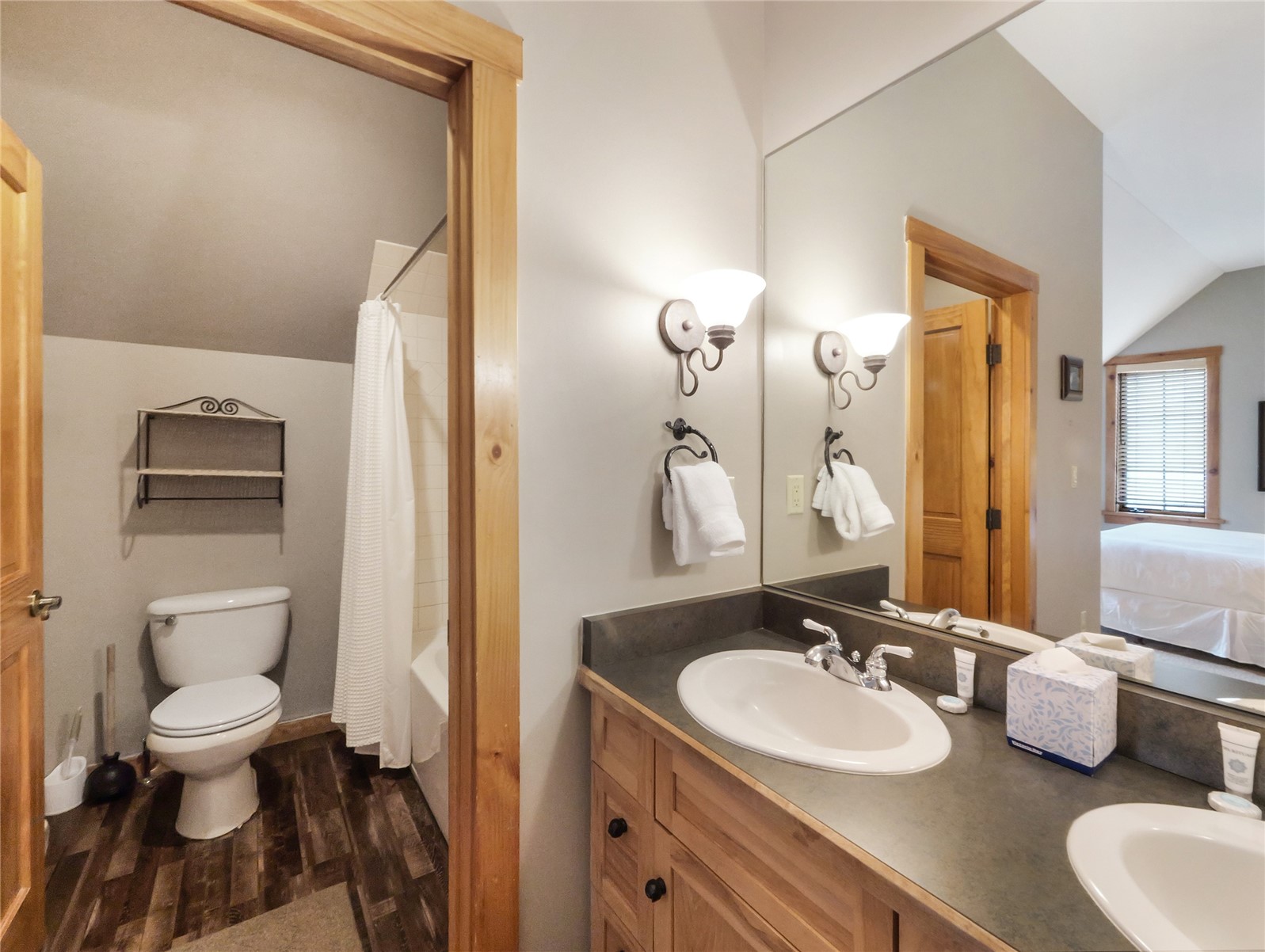 150 Dercum SQUARE 8540