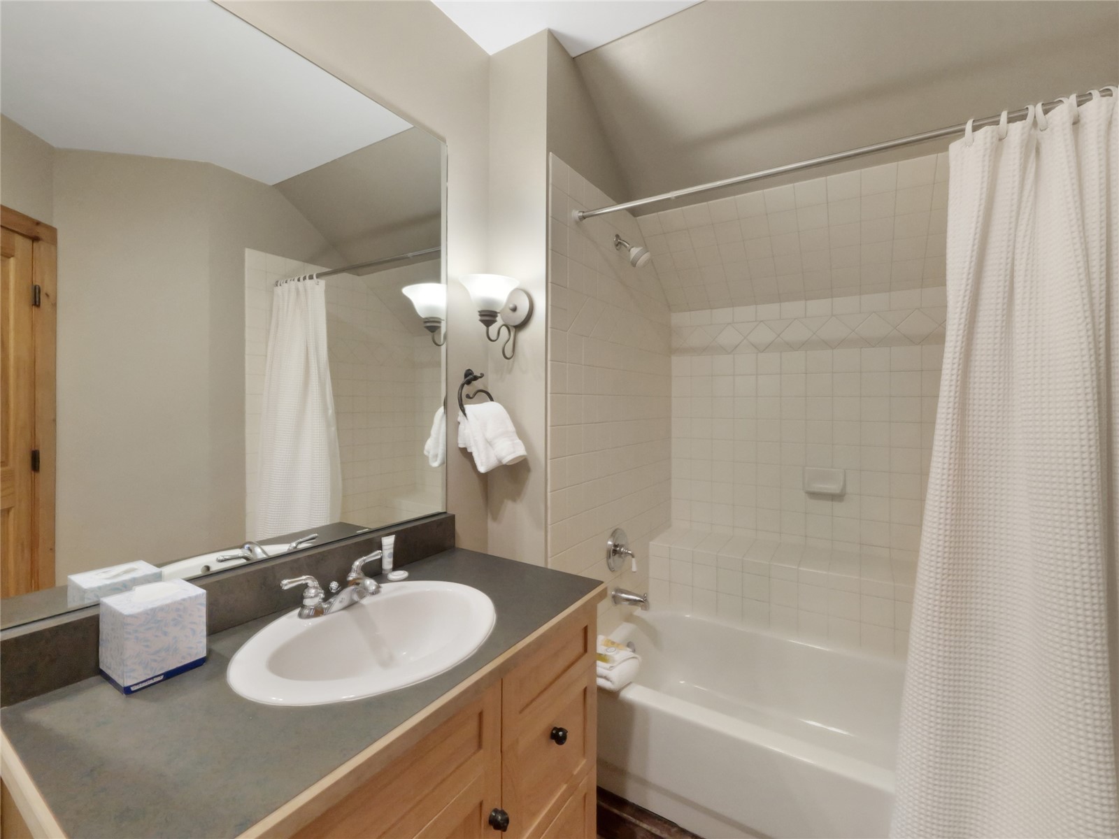 150 Dercum SQUARE 8540