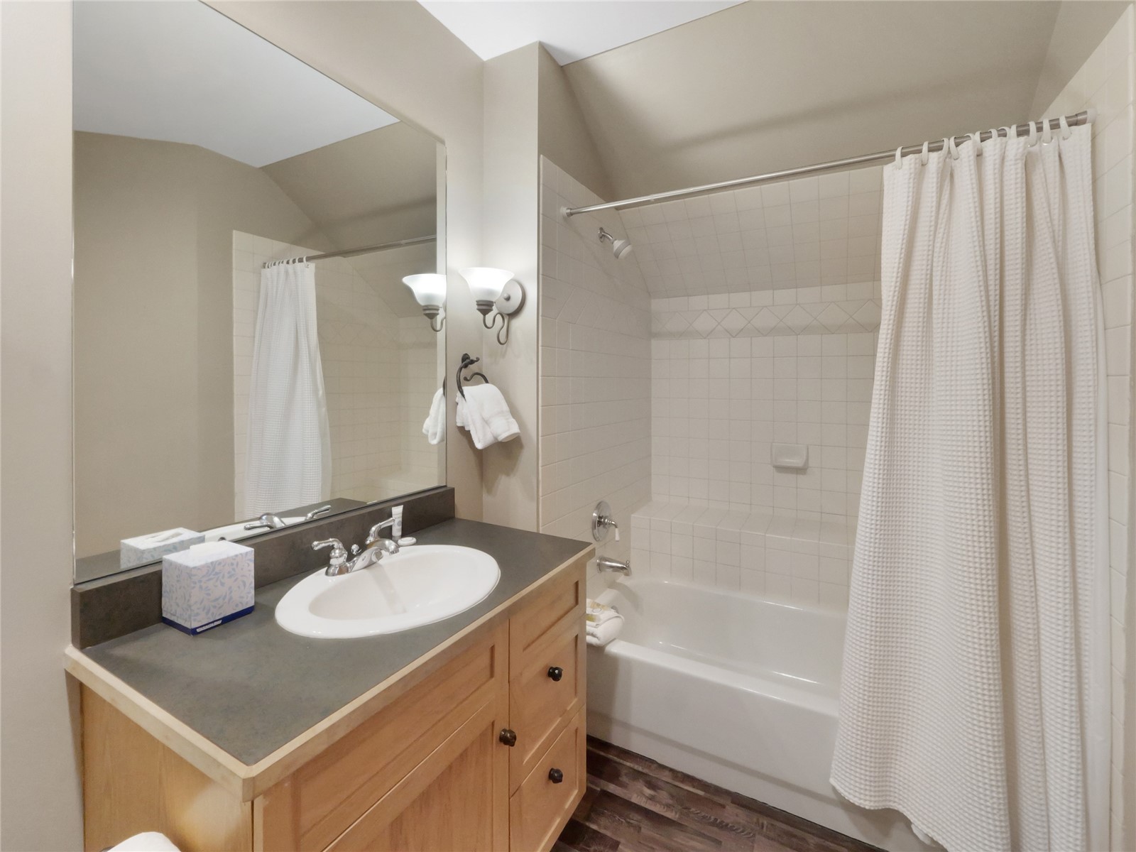 150 Dercum SQUARE 8540
