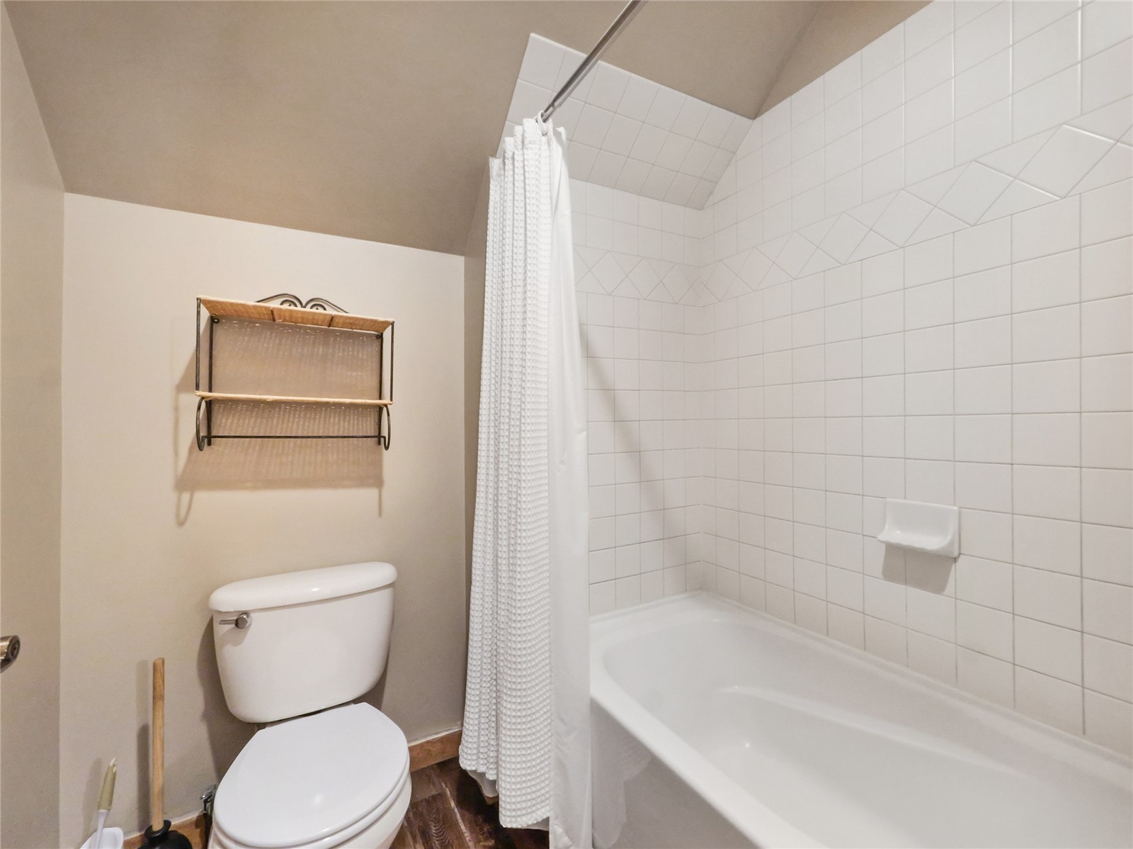 150 Dercum SQUARE 8540
