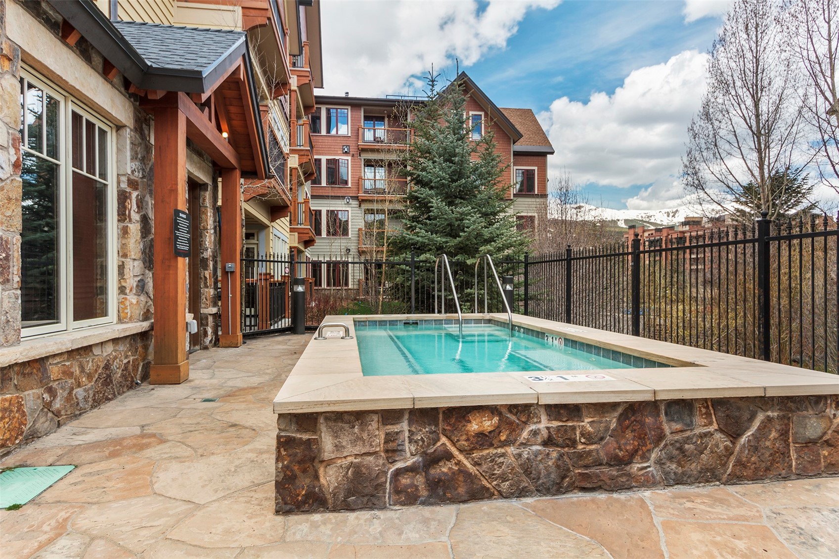 610 Columbine ROAD 6206