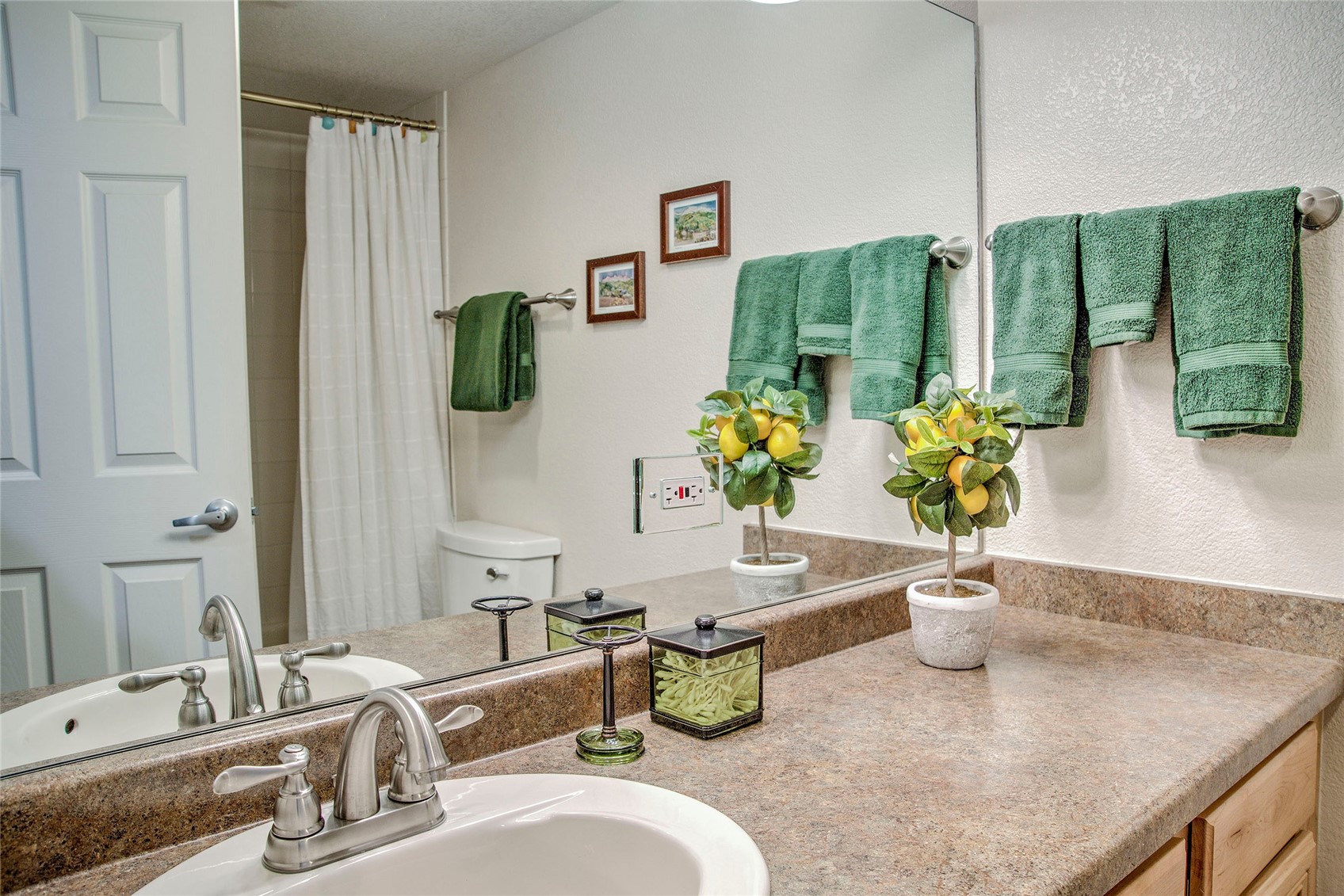 980 Lakepoint DRIVE 402