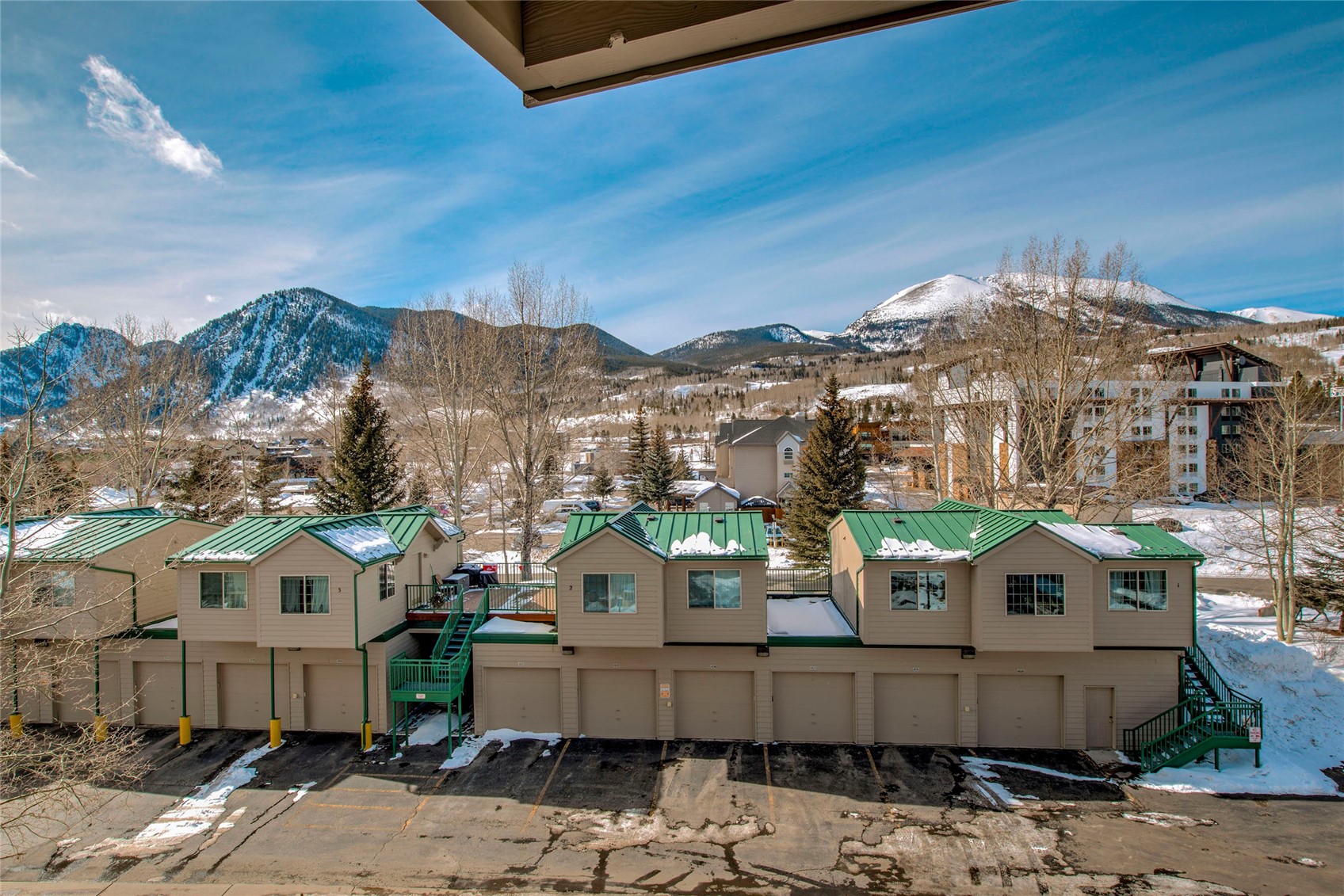 980 Lakepoint DRIVE 402