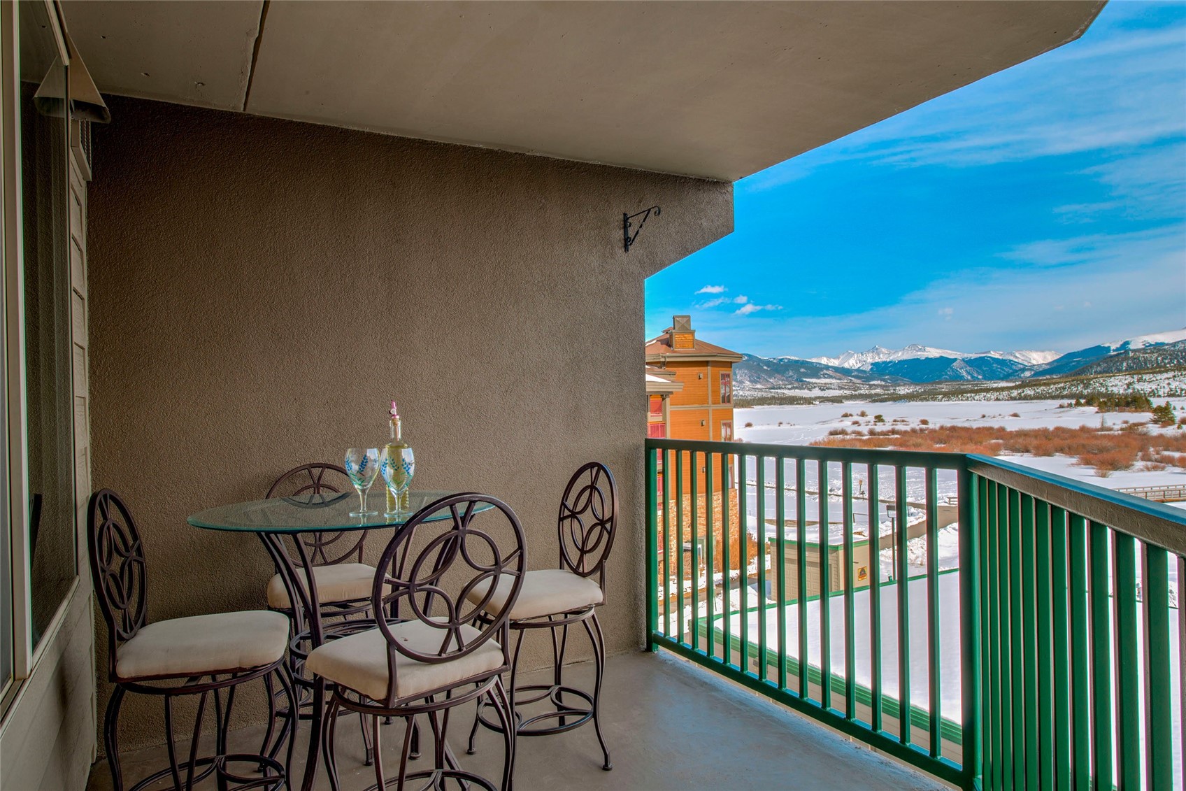 980 Lakepoint DRIVE 402