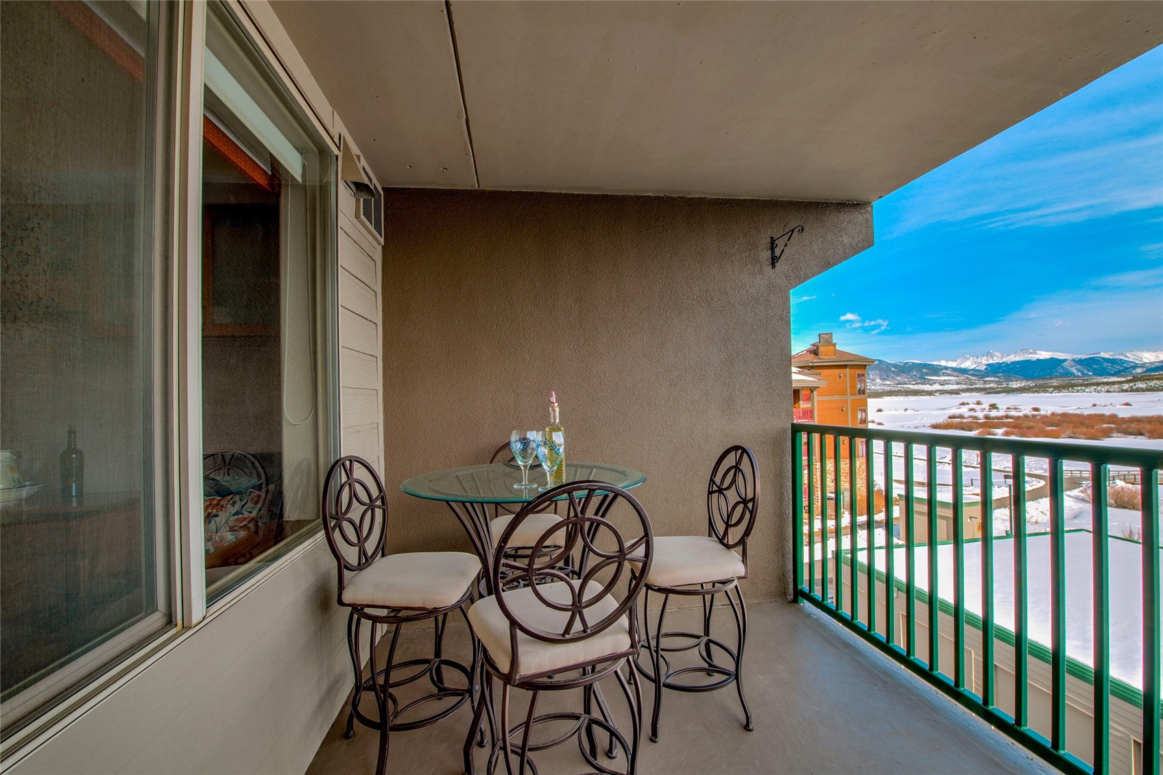 980 Lakepoint DRIVE 402