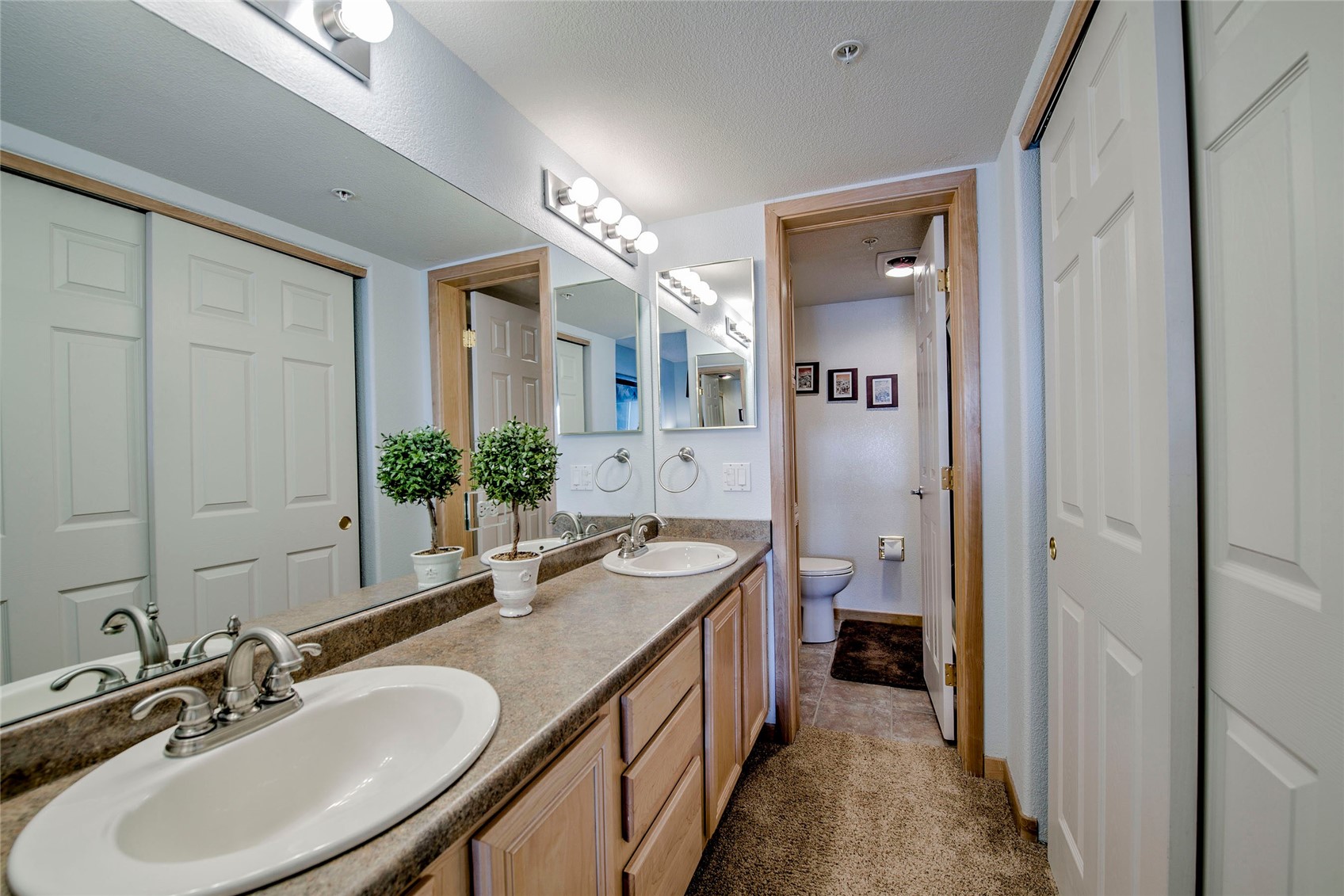 980 Lakepoint DRIVE 402