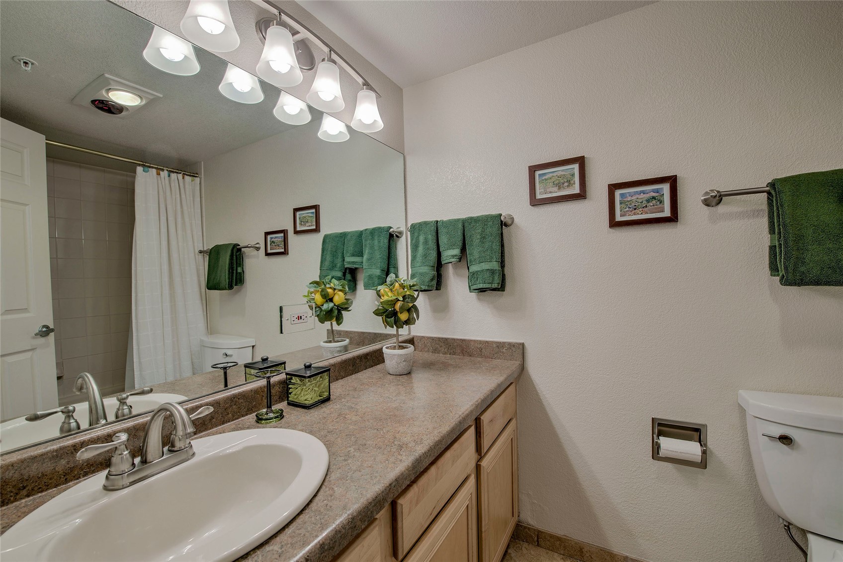 980 Lakepoint DRIVE 402