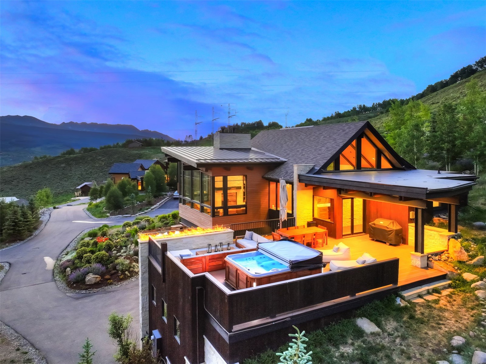 65 Aerie DRIVE