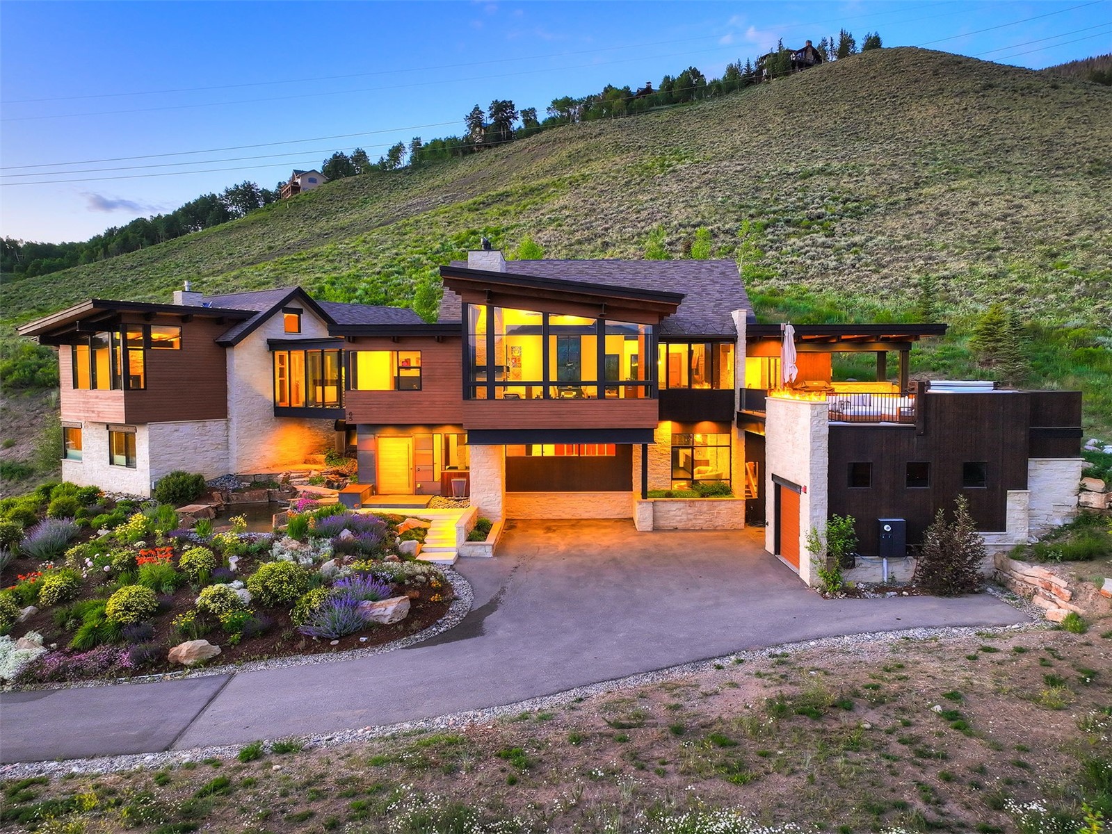 65 Aerie DRIVE