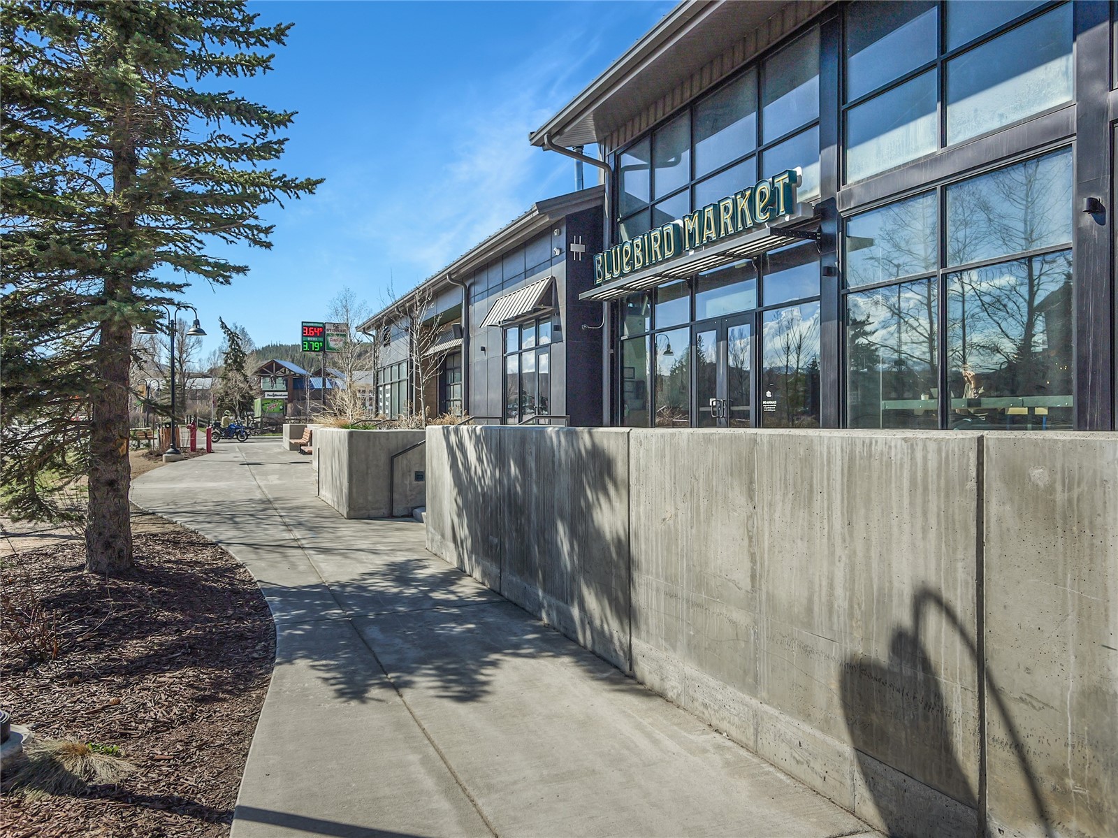 740 Blue River PARKWAY E12