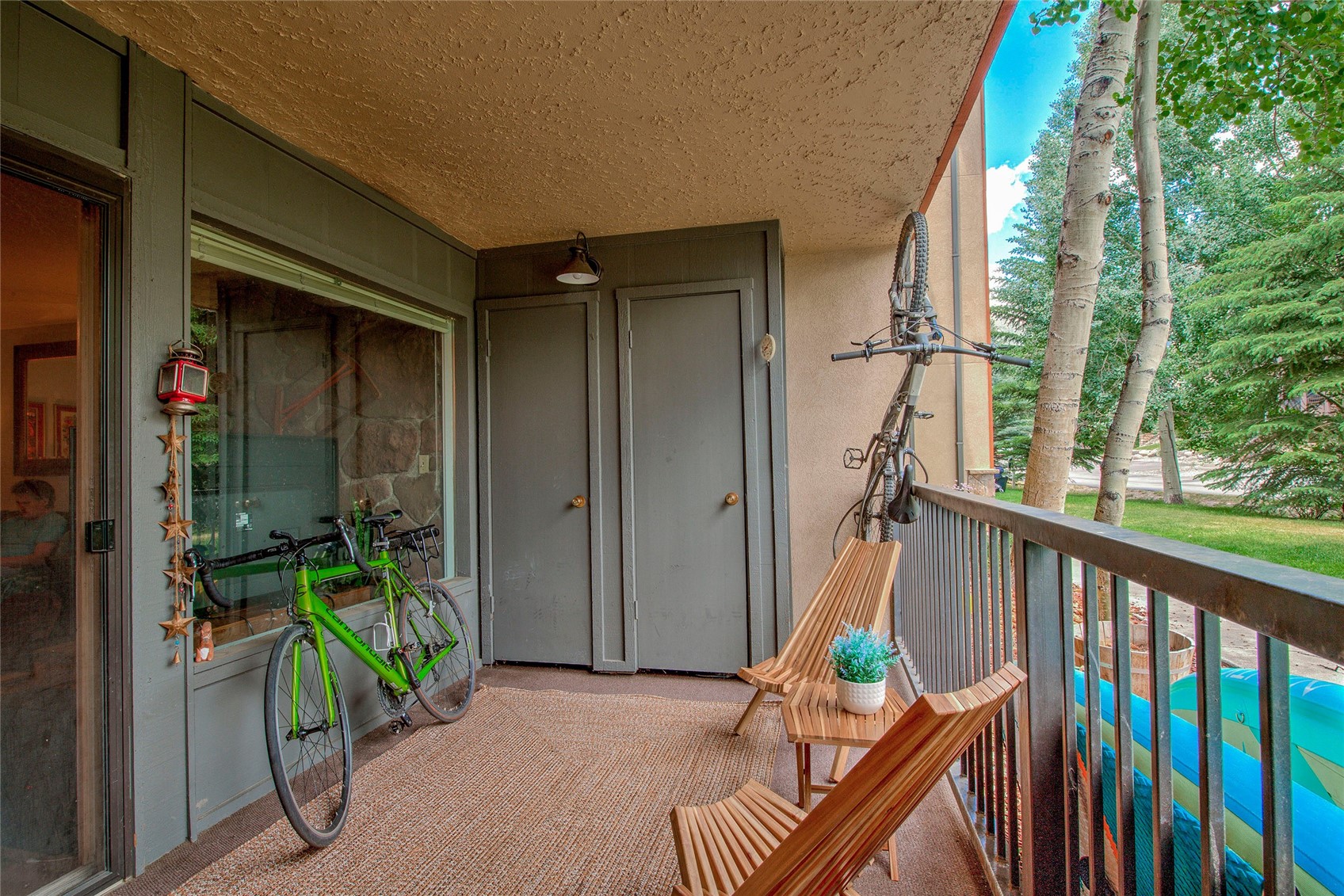 1127 9000 Divide ROAD 104