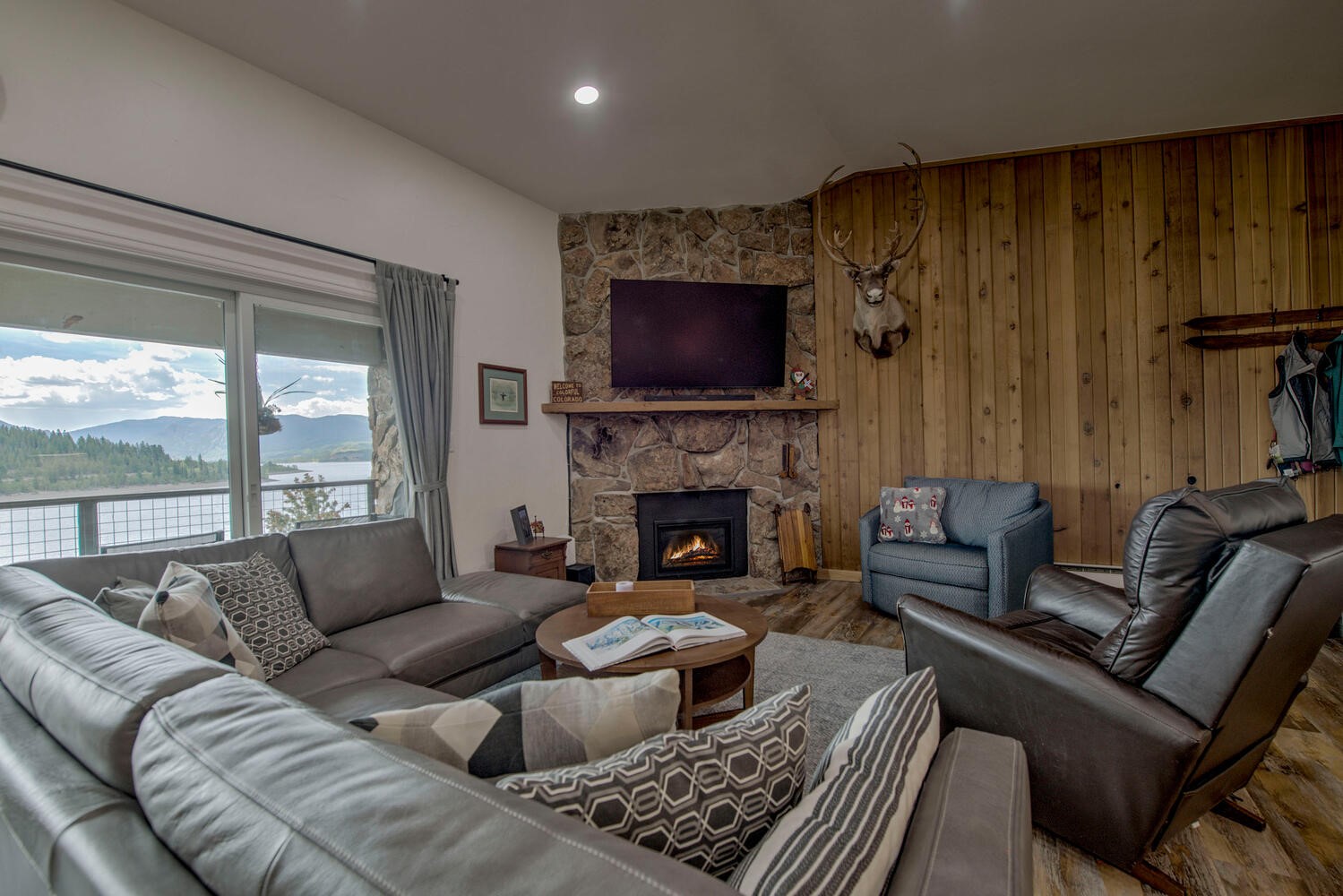 32 Corinthian CIRCLE 302