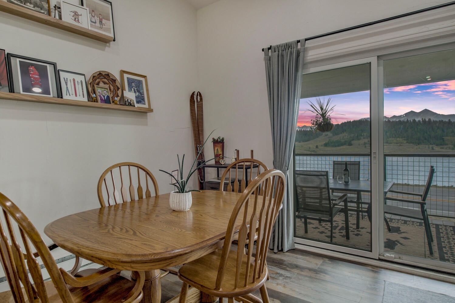 32 Corinthian CIRCLE 302