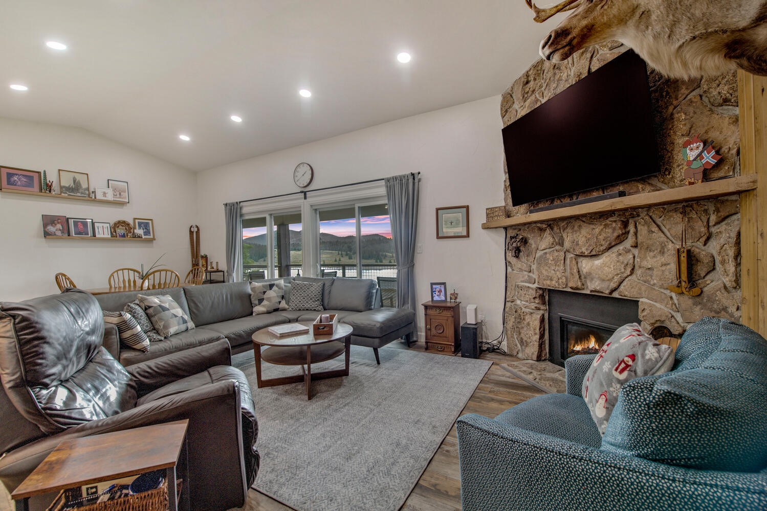 32 Corinthian CIRCLE 302