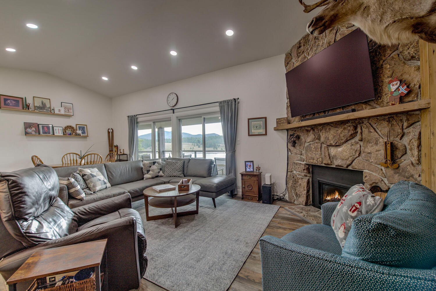 32 Corinthian CIRCLE 302
