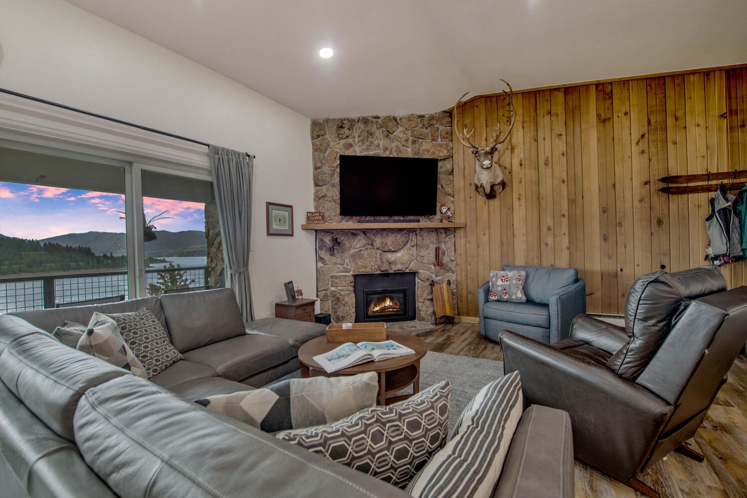 32 Corinthian CIRCLE 302