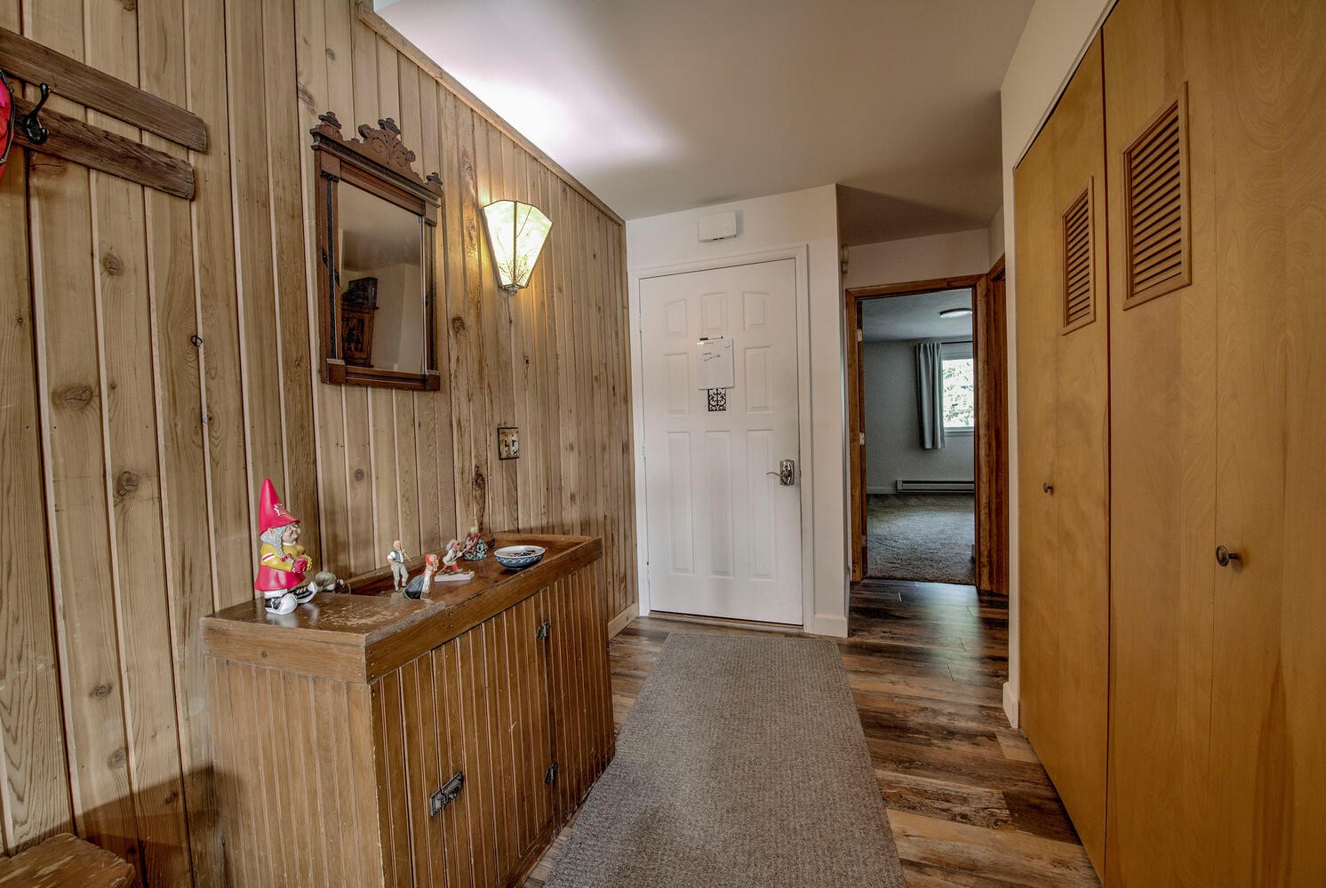 32 Corinthian CIRCLE 302