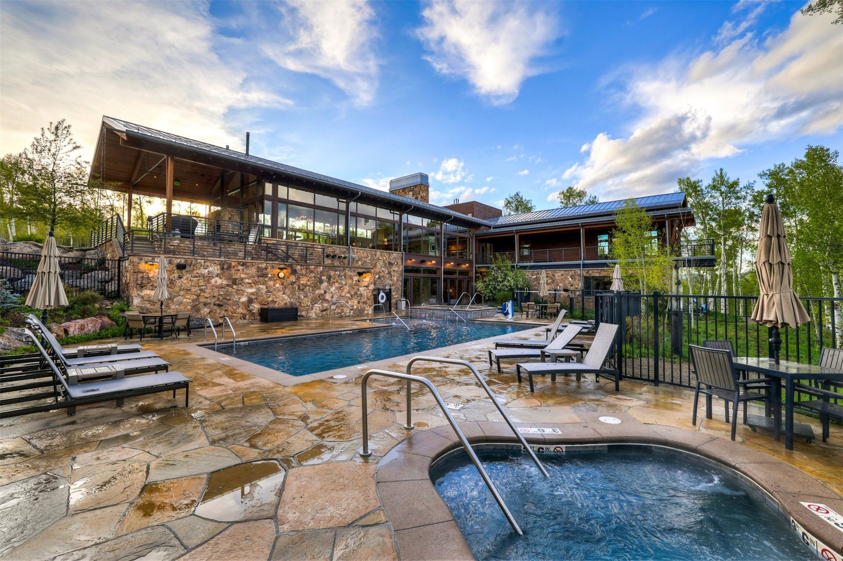160 Vendette ROAD