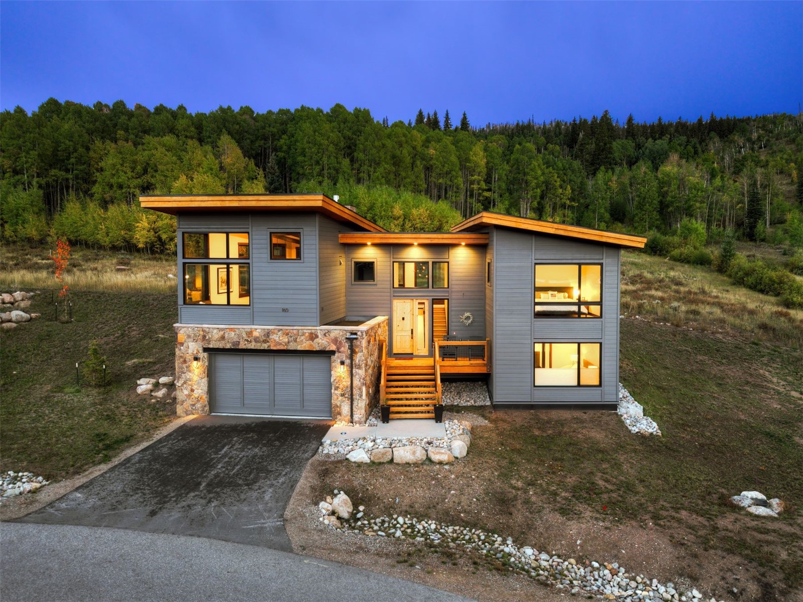 160 Vendette ROAD