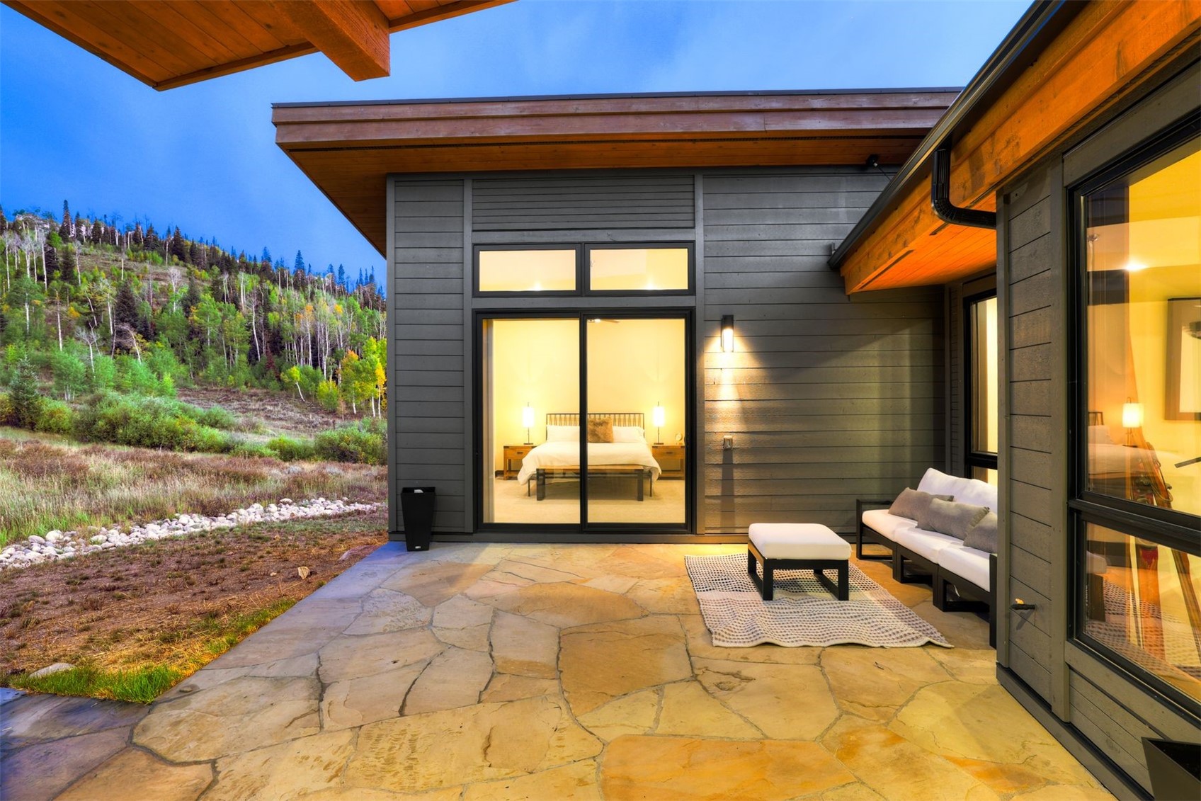 160 Vendette ROAD