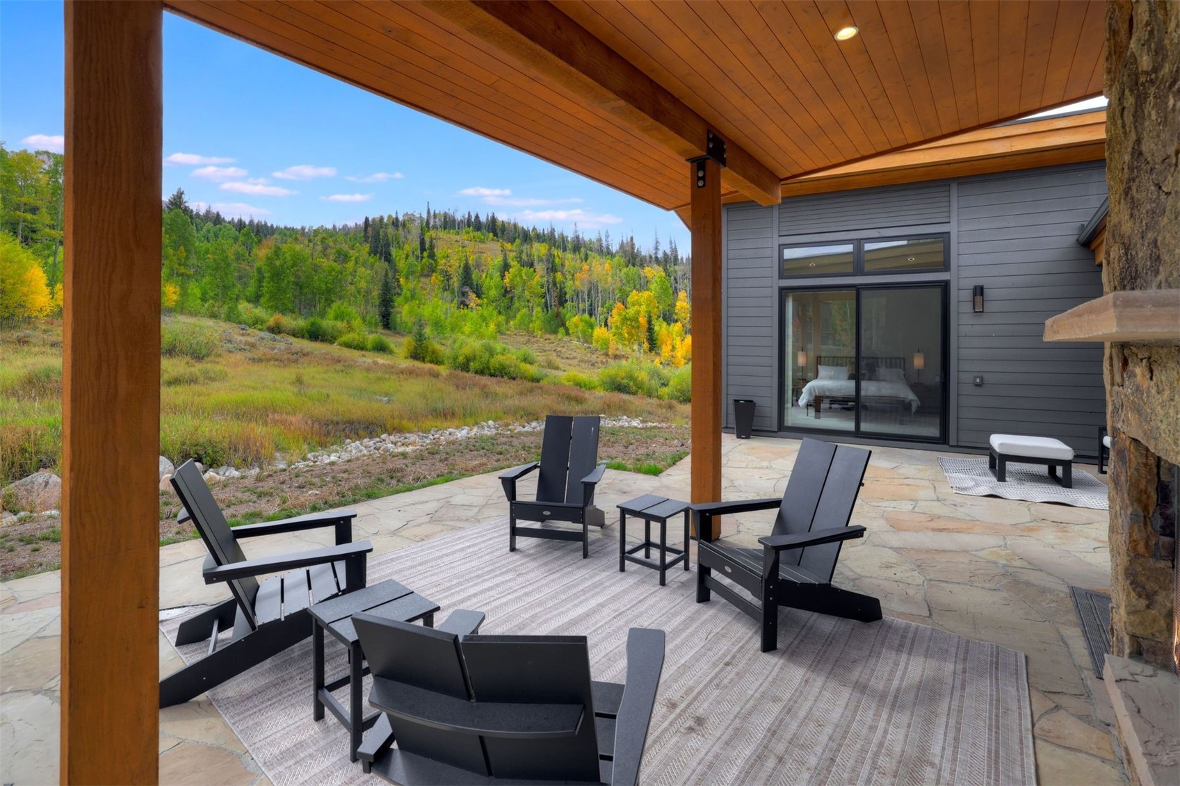 160 Vendette ROAD