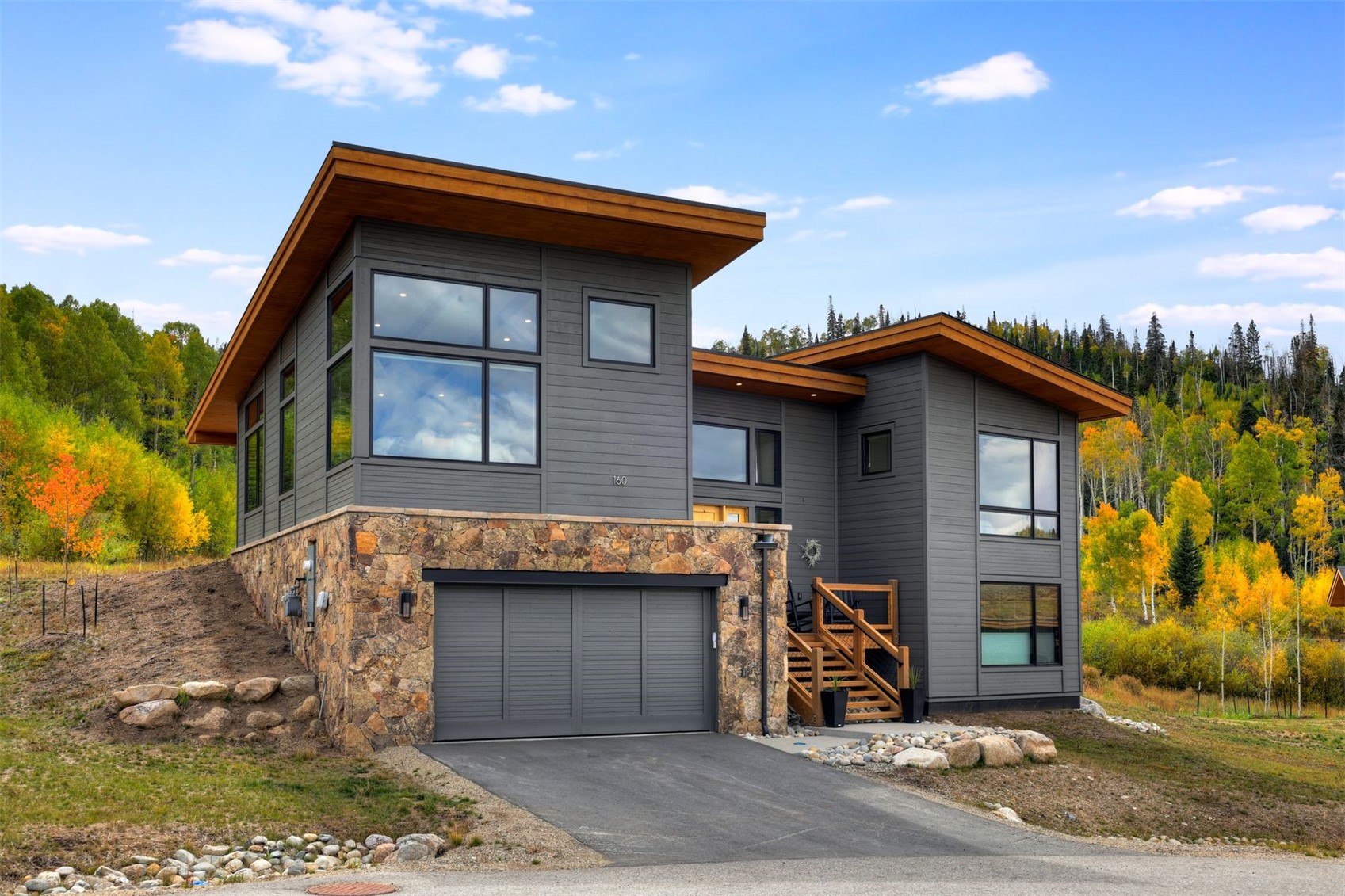 160 Vendette ROAD