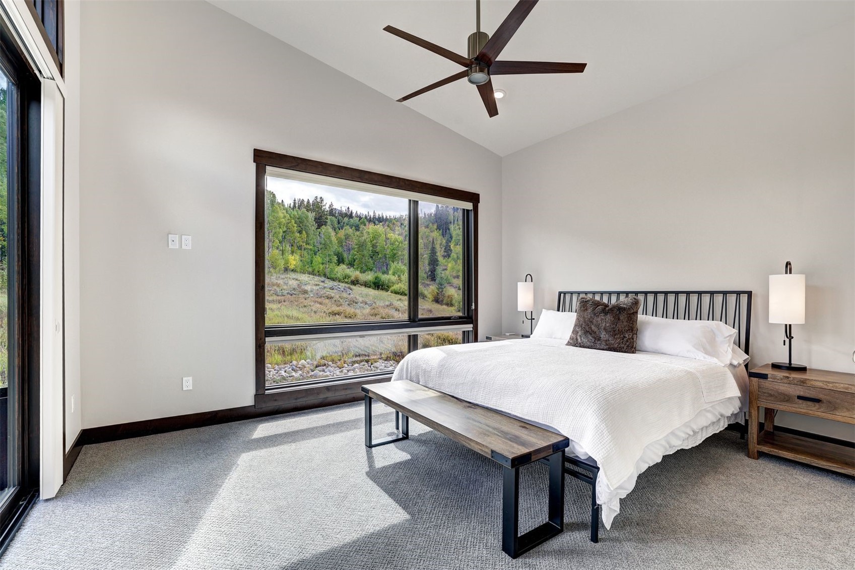 160 Vendette ROAD