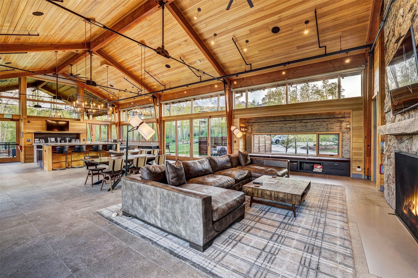 160 Vendette ROAD