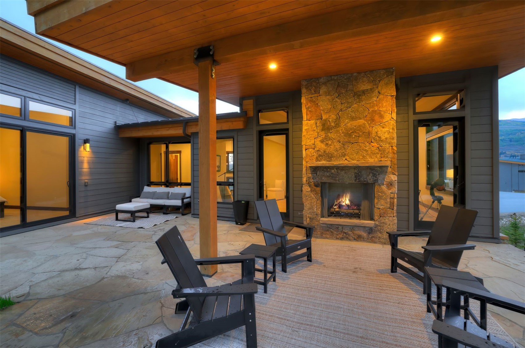 160 Vendette ROAD