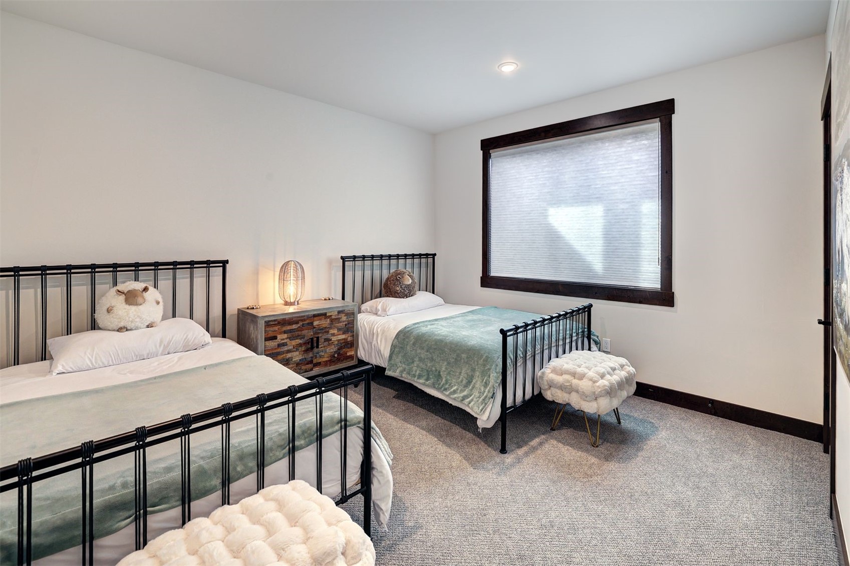 160 Vendette ROAD