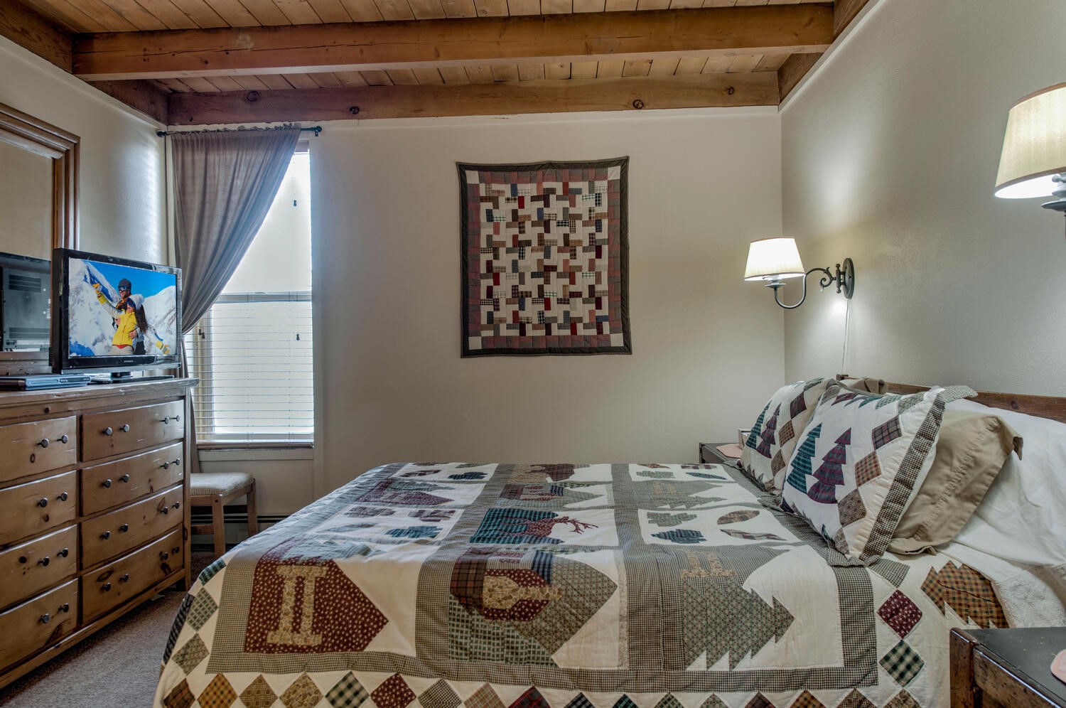 2300 Lodgepole CIRCLE 101