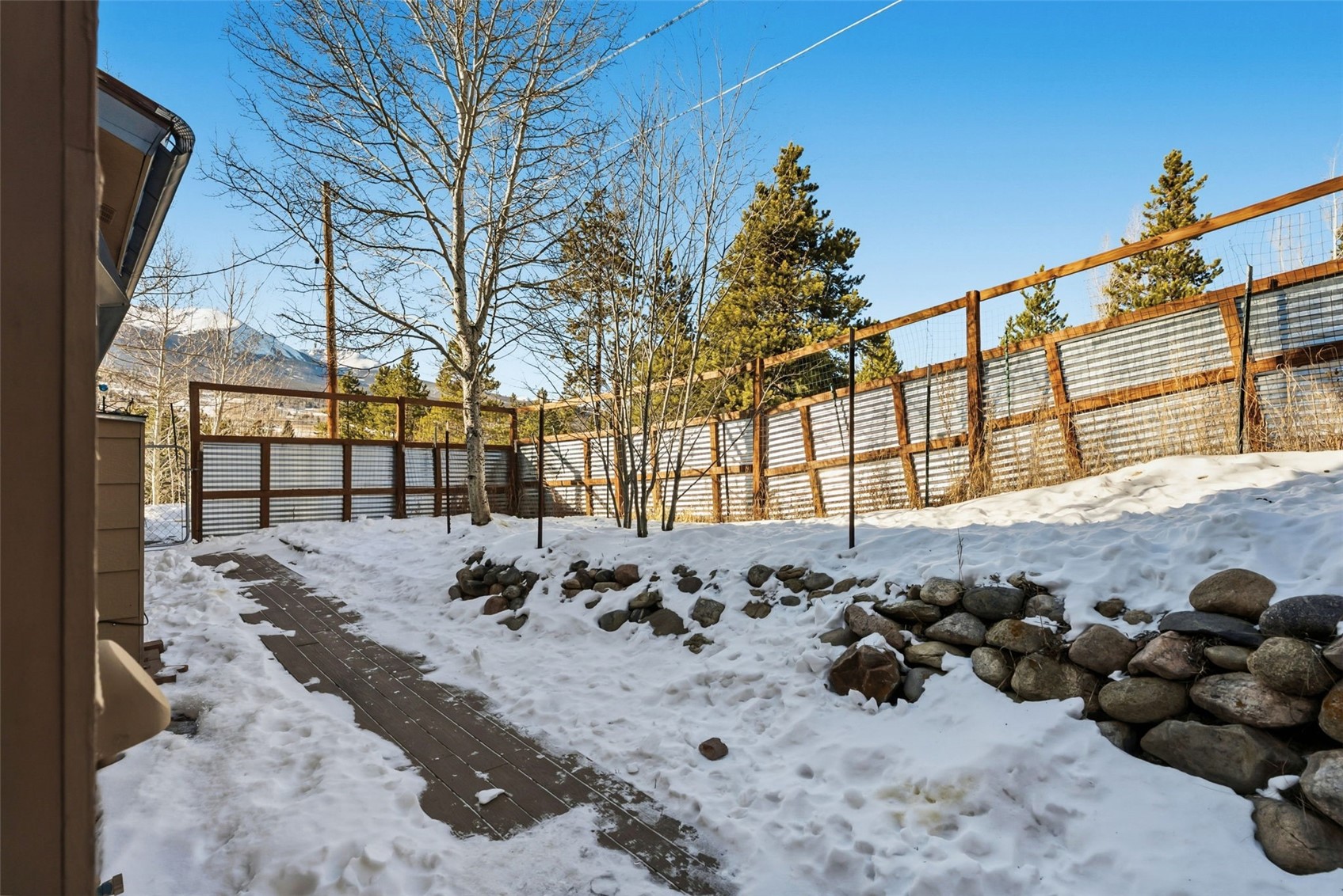 277 G ROAD