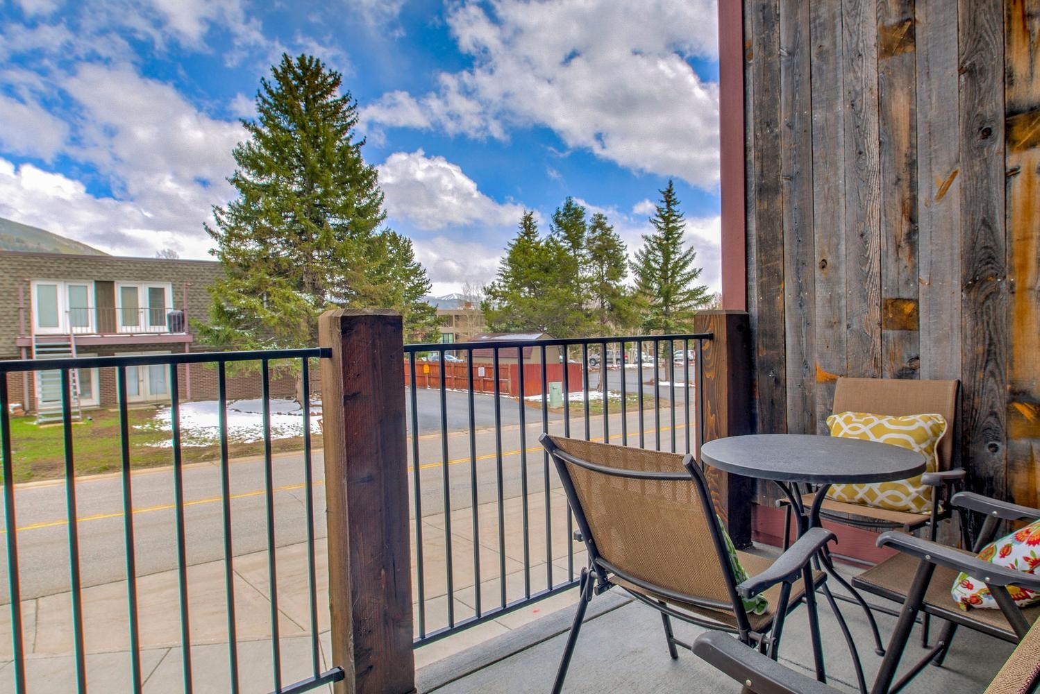 235 E La Bonte STREET 108