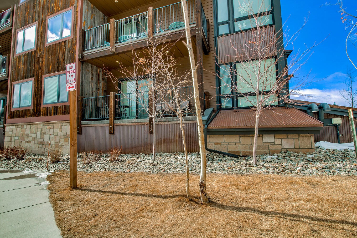235 E La Bonte STREET 108