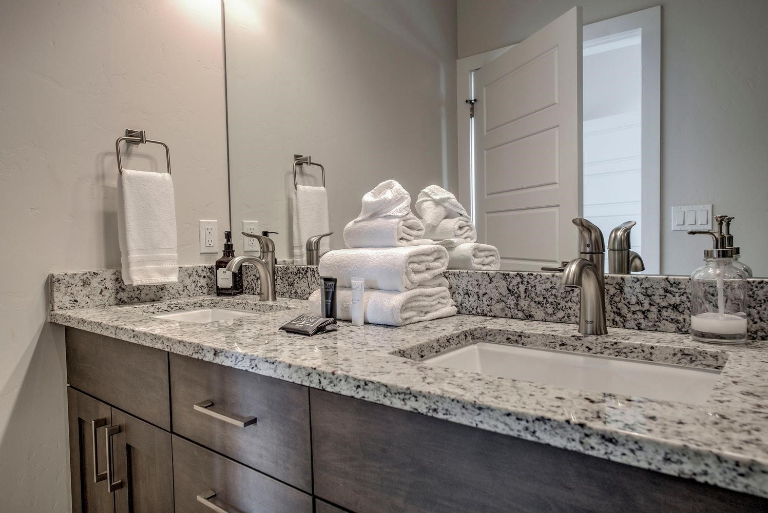 235 E La Bonte STREET 108