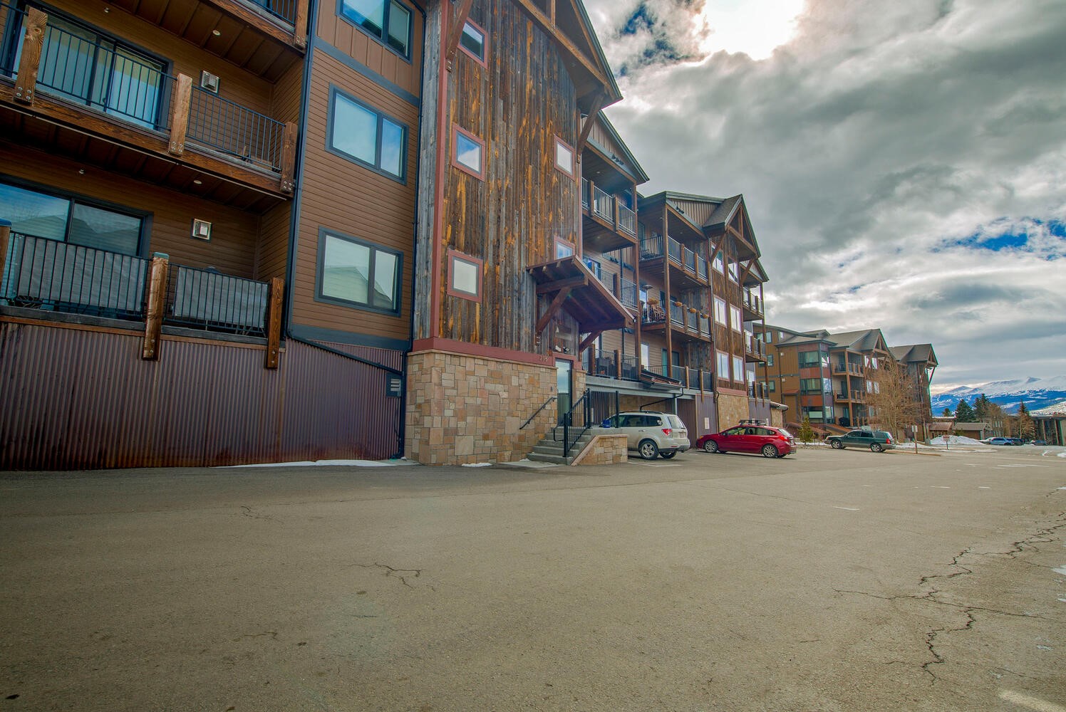 235 E La Bonte STREET 108